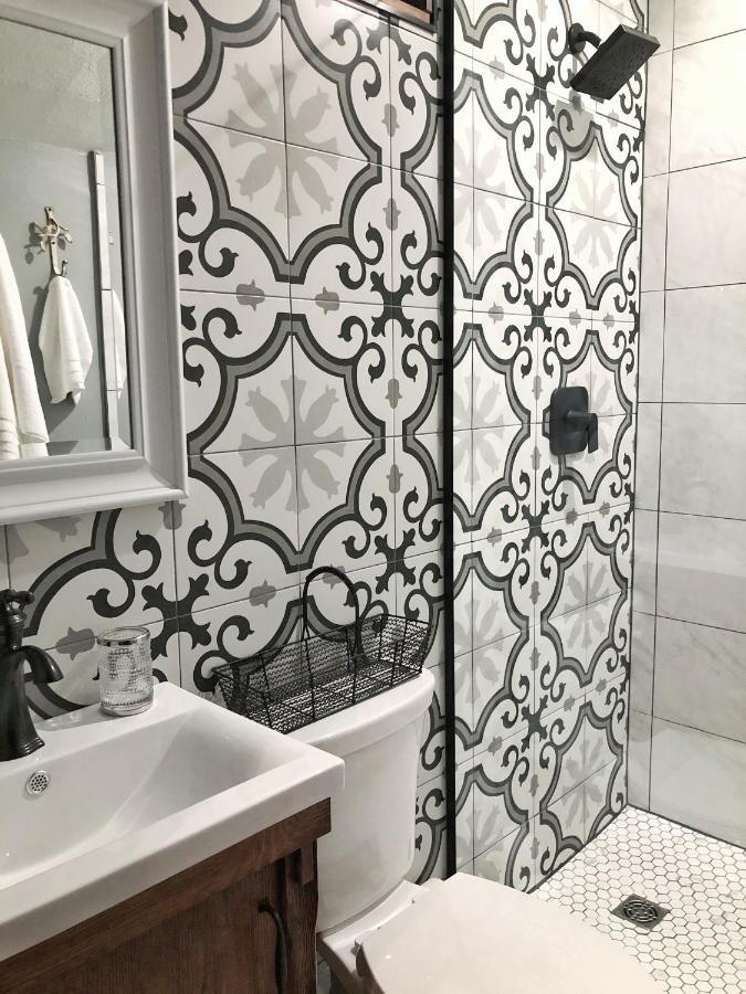 The Walnut Grove Bnb Harrow 外观 照片