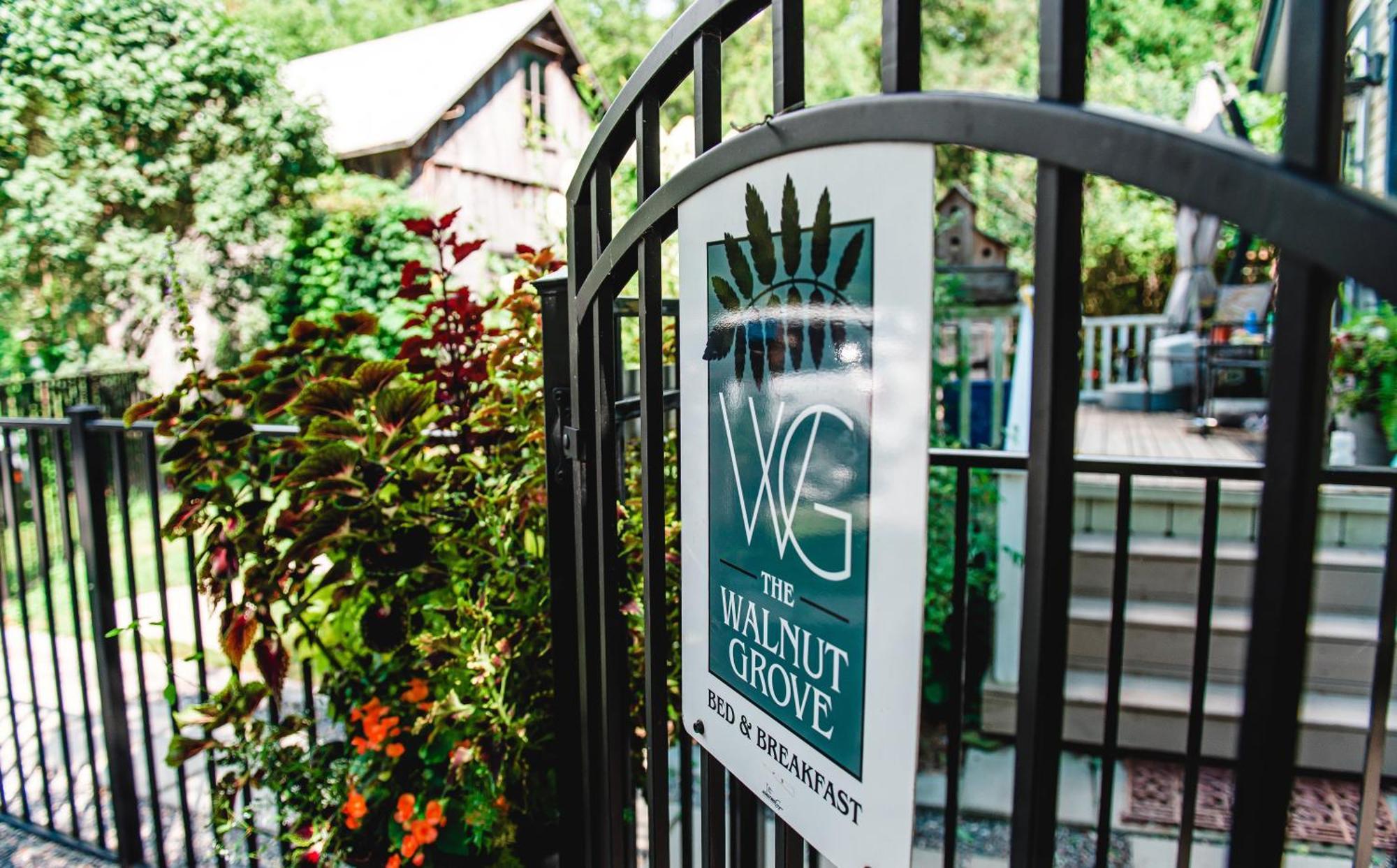 The Walnut Grove Bnb Harrow 外观 照片